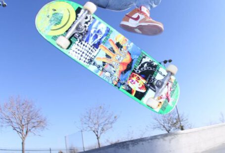 Gavel Risk - Cool black teenager doing skateboard trick